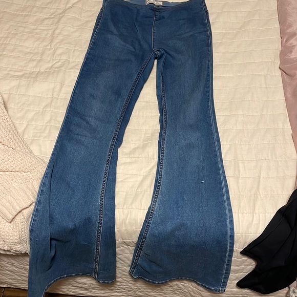 Free People pull on gummy flare leg jeans - Picture 3 of 6